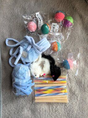 😺 Cat's Toys Balls Mice Fur String with Fur Ball Pets Play Interactive Toys NEW